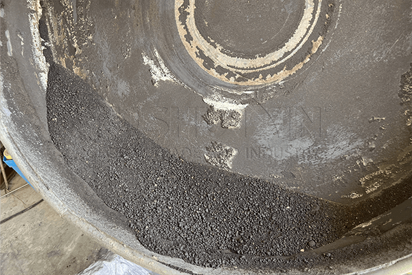 Granulación de excrementos de pollo con peletizadora de disco