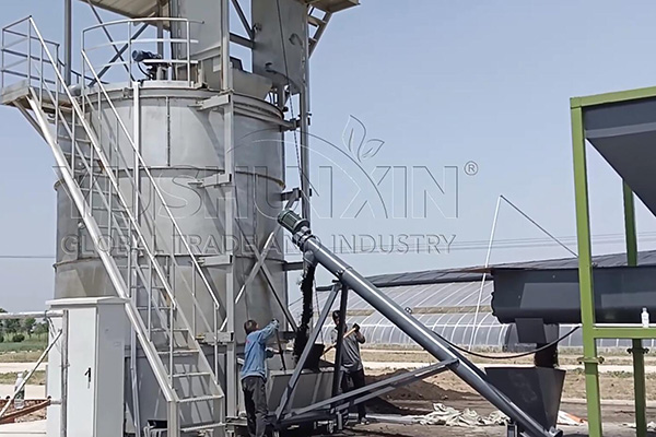 Tanque de fermentación de fertilizantes orgánicos en funcionamiento